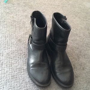 Moto boots silver straps